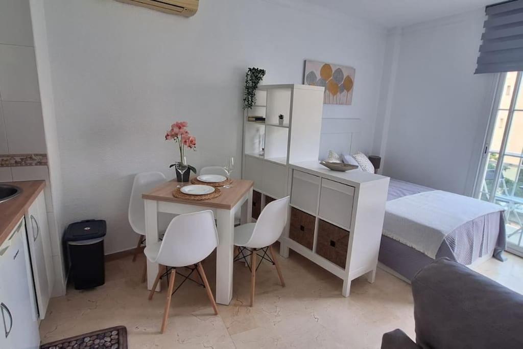 Room City Estepona Estudio Mar Экстерьер фото